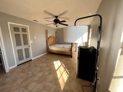 Furnished Bedroom for Rent (pets welcomeutilities  Main Photo