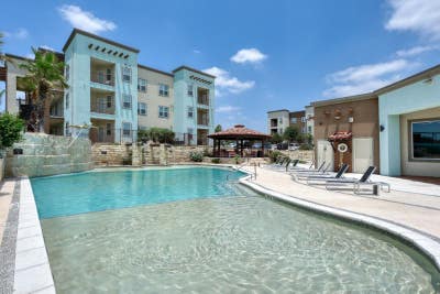 Valencia lofts_ Luxury 1bedbath For Rent (586 Sqft Main Photo