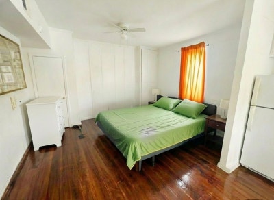 Cozy Studioprivate bath and queen bed Main Photo