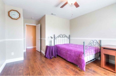 Private room with shared bathroom for rent  Main Photo