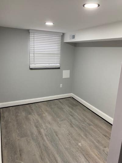 $700 Room for Rent (Shared Bath) 2848 Edgecombe C Main Photo