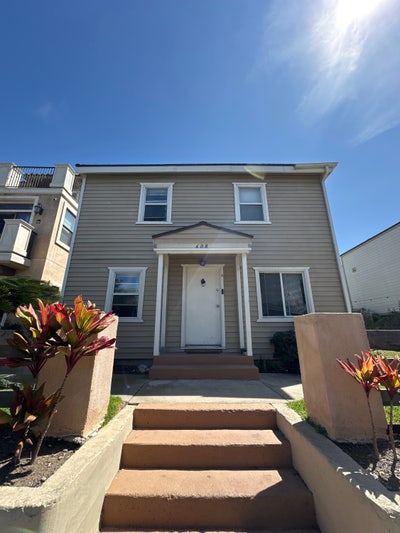 Room Available 4 Blocks from The Beach!  Main Photo