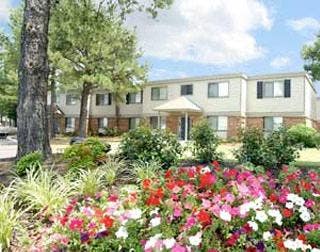 $649   The Vue at Claudette  NO ADMIN FEES  Main Photo