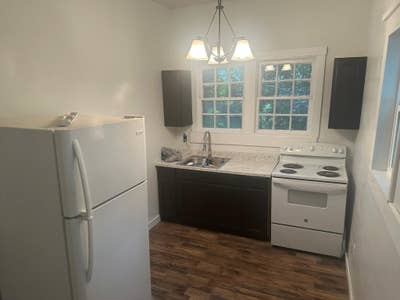 Charming Single Unit in Downtown Statesville | 431 Main Photo