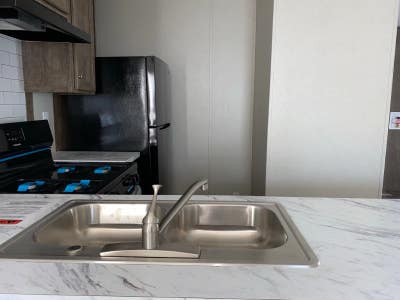 Brand New _Bed _Bath $Mo Security Deposits $799 An Main Photo