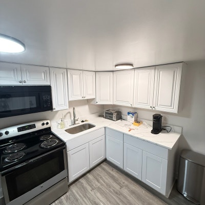 Beautiful Basement Apartment  Main Photo