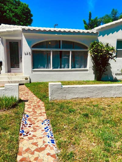 Upper East Side  Miamibedbath + Den Wd in Unitlawn Main Photo