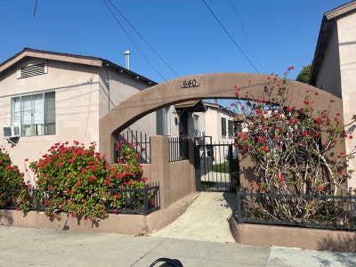 Very quiet courtyardseparate cottages for added pr Main Photo
