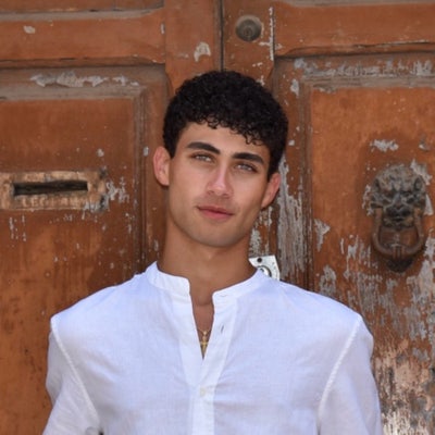 Full time student looking for a room starting May  Main Photo