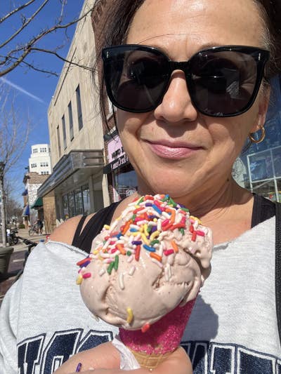 Room wanted in Wheaton, IL Main Photo