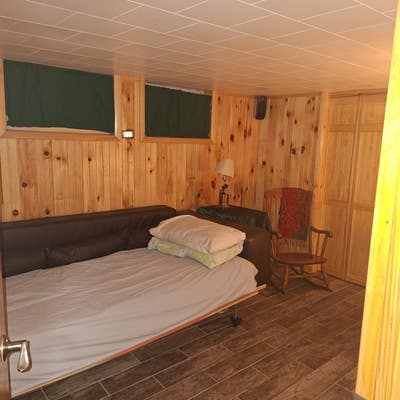 Furnished Room with Private Bath in Private House  Main Photo