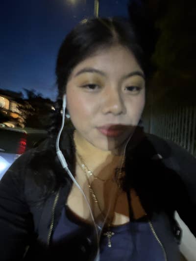 Female student looking for a room in LA Main Photo