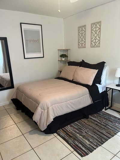 Room for Rent - Available March 29th. Main Photo