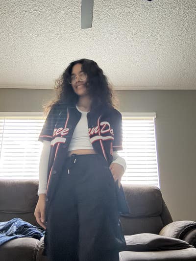 19 looking for a place to room Main Photo