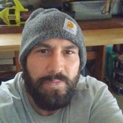 Professional Male seeks a small or large room Main Photo