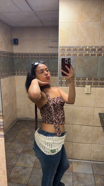 22 year old female looking for LA room now Main Photo