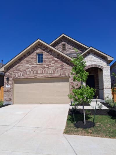 $700 Furnished room in new home Main Photo