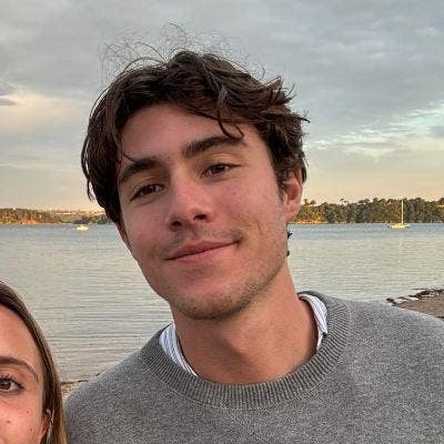 Looking for a room in a well located appartme... Main Photo