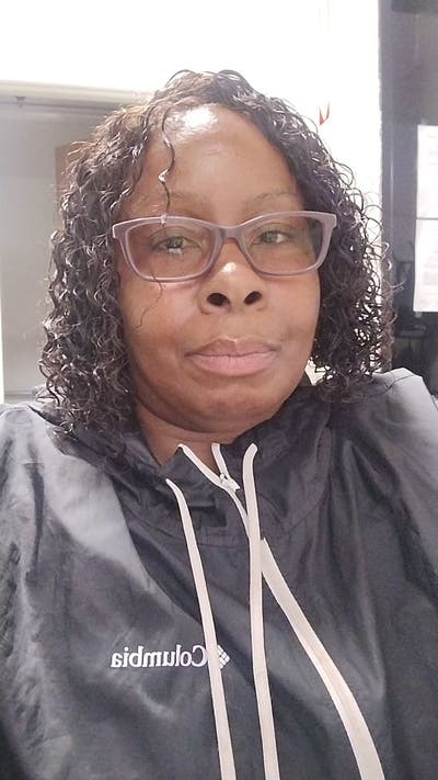 Female looking for a room in Long Beach area Main Photo