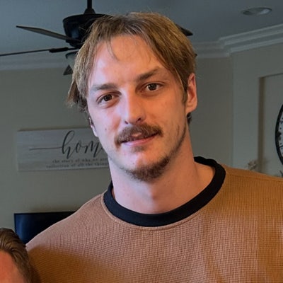 25 year old male looking for room in OC Main Photo