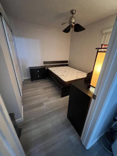 Room for rent in female only occupied home Main Photo