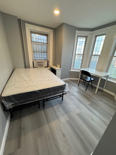 Renovated 2025 -. FREE Laundry! Close to PATH Main Photo