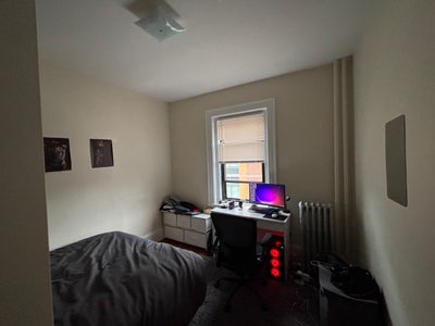 Private Room in Huge 3 bed 2 bath apartment  Main Photo