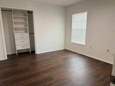 Room for Rent in Peaceful Home Main Photo