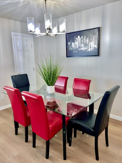 Hidden Gem  Comfy Room for Rent Near Transit — Ide Main Photo