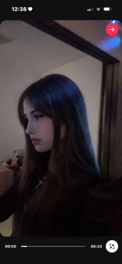 Female student looking for a room in LA now Main Photo