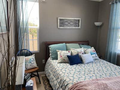 1 BR/Private Bath Sharing Home Main Photo