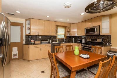 Large Room in Brighton – $1000 – Quiet House Main Photo