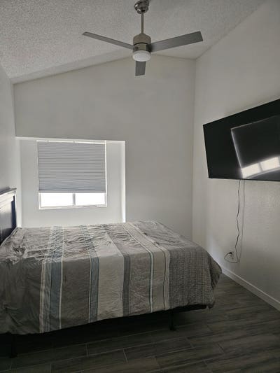 Large Bedroom  Main Photo