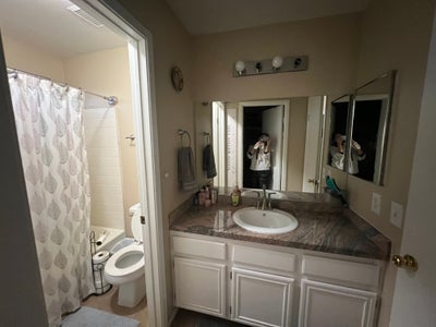 Room for Rent Main Photo