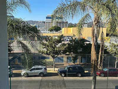 Beautiful Private Space in Center of Hollywood!  Main Photo