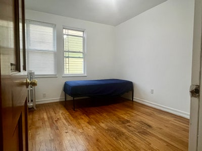 Bright, large room in Astoria/Sunnyside, bills inc Main Photo