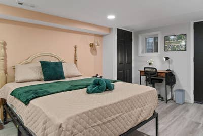  Hospitality Focused CoLiving   🚨 New & Fully Ren Main Photo