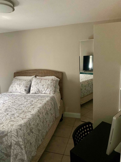 Furnished Room For Rent Main Photo