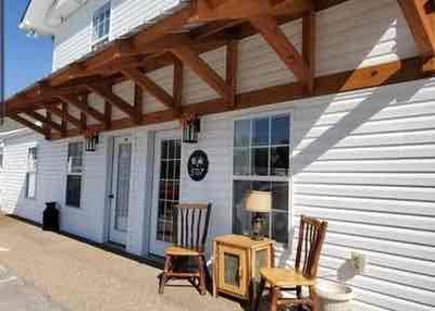 Fully furnished  studio on the Duck River!!! Main Photo