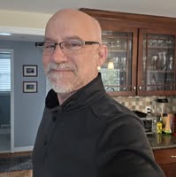 Professional male seeking clean, quiet room Main Photo