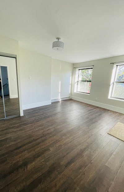 Bright & Spacious Room with Private Bath Available Main Photo