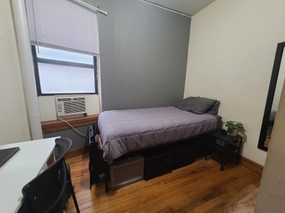 Small bedroom in East Harlem Main Photo