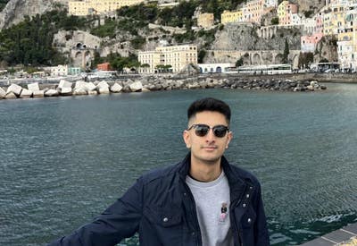 Looking for clean and friendly roommates  Main Photo