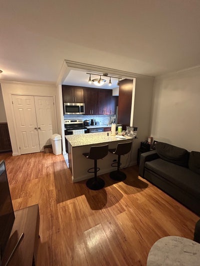 Room for Rent April 9-April 19 Main Photo