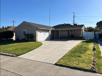 2 bedrooms available - 3 bed house in Anaheim Main Photo