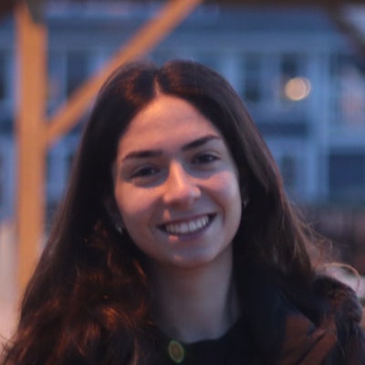 Looking for a female roommate to move in June 1st Main Photo