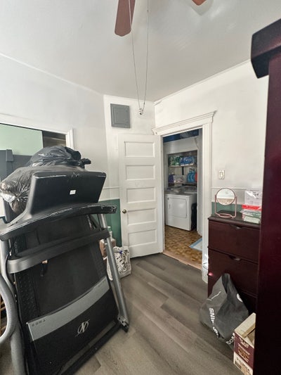 Bedroom in Mt.Vernon Main Photo