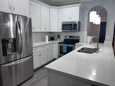 3BR Home | Weekly Rates | Fully Furnished Main Photo