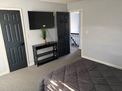 Live in Stone Mountain minutes from Snellville. Main Photo