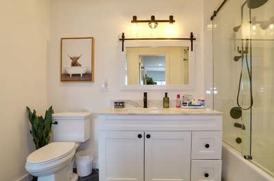 Private 1 bed & bath with city views! Main Photo